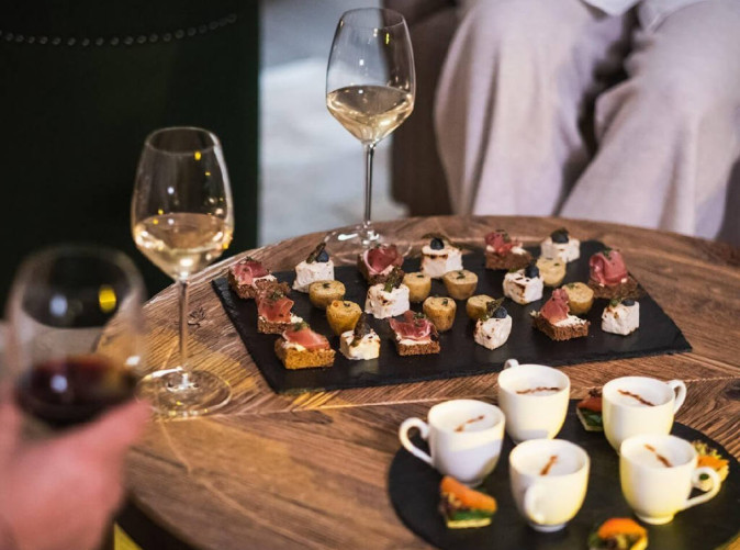 0022_The Capra Saas Fee_Schoene Aussichte Touristik_capra_dining_gallery_2-1600x800